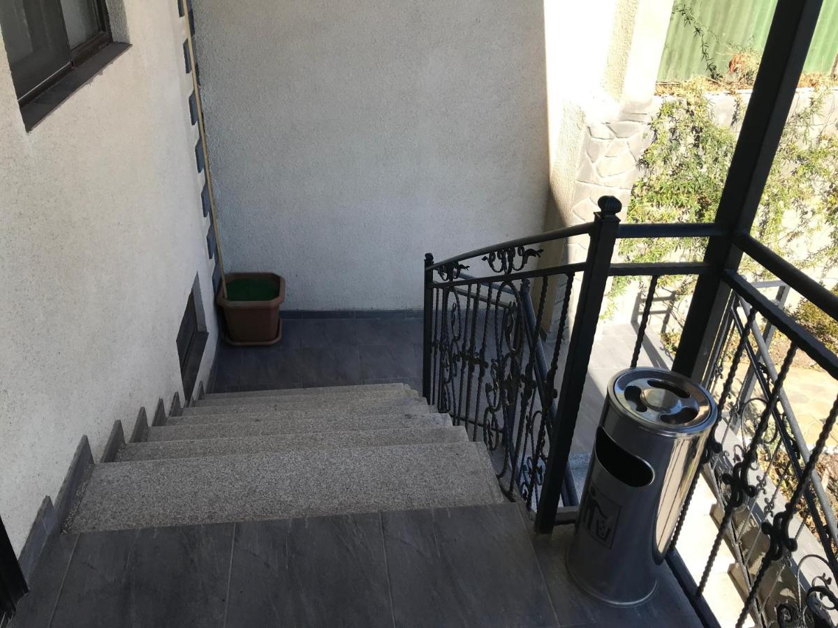 Guest House Eden Тбилиси Экстерьер фото